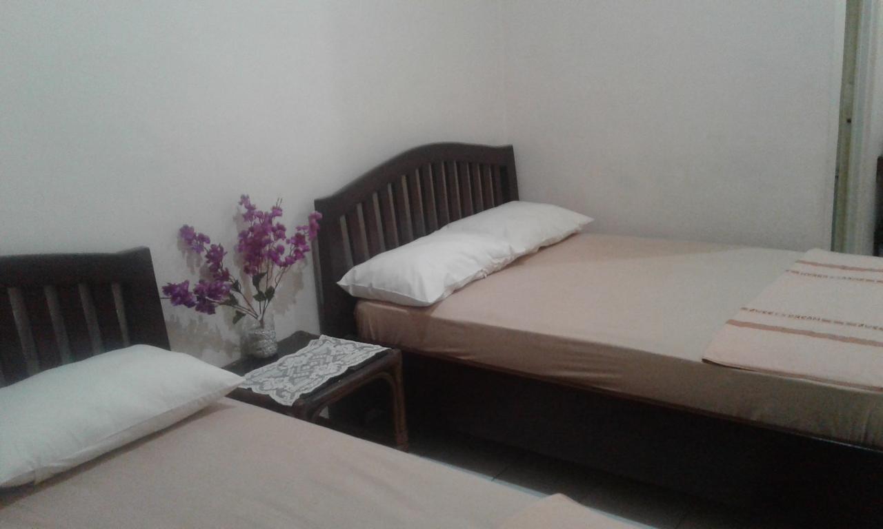 Canary Guesthouse Yogyakarta Esterno foto